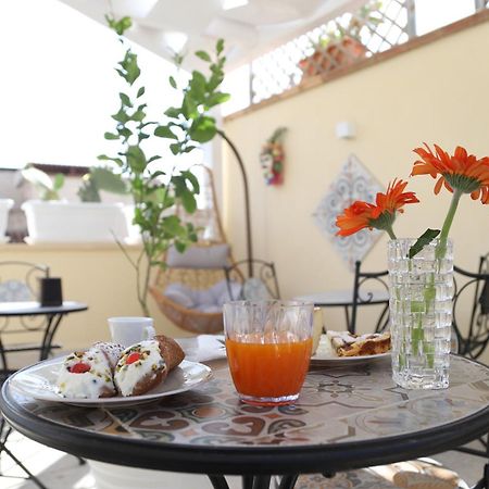 Bed and Breakfast Le Tre Ninfe Чинізі Екстер'єр фото